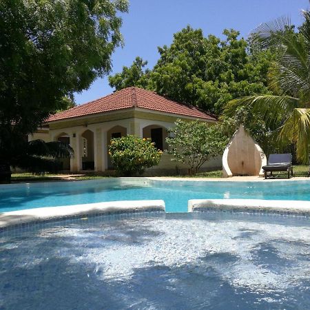Safina Cottages Diani Beach Exterior photo